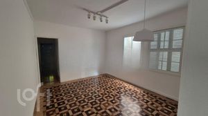 Image 8 - 898678