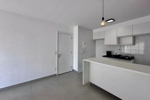 Image 3 - 898680