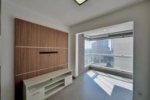 Image 7 - 898680
