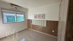 Image 16 - 898684