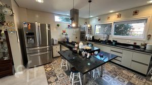 Image 9 - 898686