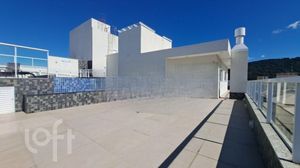 Image 1 - 898690