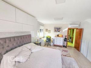 Image 19 - 898698