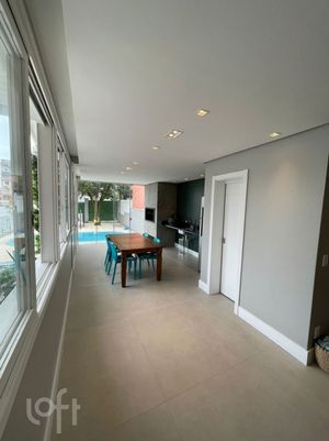 Image 10 - 898700