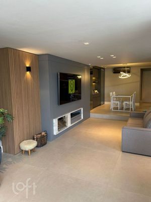 Image 11 - 898700