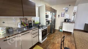 Image 8 - 898729