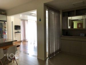 Image 5 - 898735