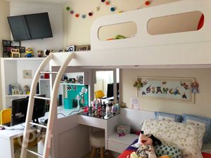 Image 9 - 898735