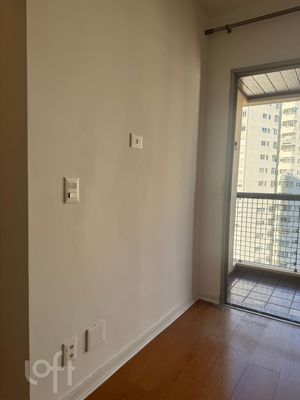 Image 5 - 898739