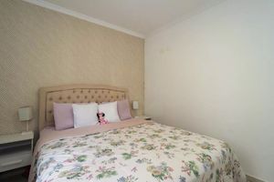 Image 9 - 898742