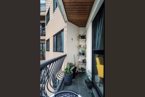 Image 7 - 898742