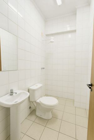 Image 10 - 898743