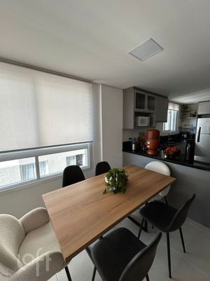 Image 2 - 898745
