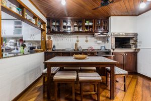 Image 14 - 898750