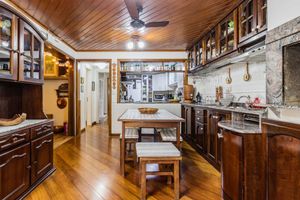 Image 15 - 898750