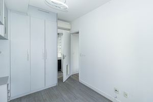 Image 9 - 898753
