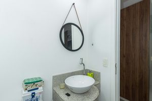 Image 19 - 898753