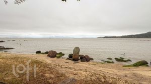 Image 60 - 898757