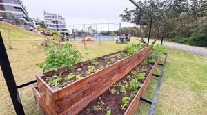 Image 69 - 898757