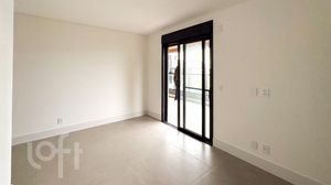 Image 7 - 898757