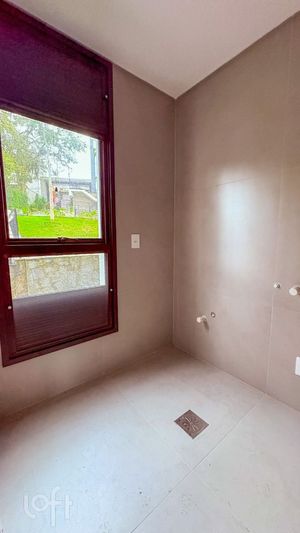 Image 19 - 898757