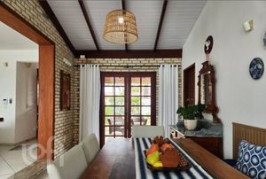 Image 3 - 898761