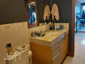 Image 7 - 898772