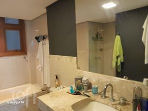 Image 8 - 898772