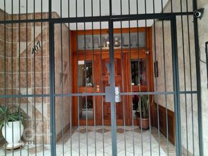 Image 15 - 898772