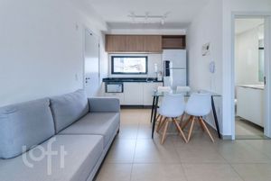 Image 4 - 898781