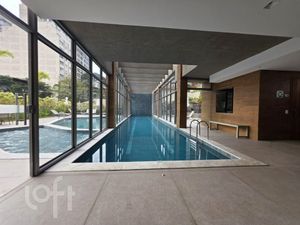 Image 15 - 898782