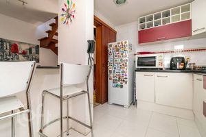 Image 6 - 898783