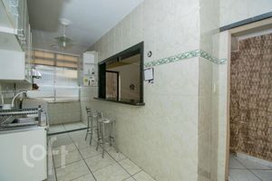 Image 5 - 898785