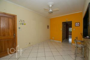 Image 0 - 898785