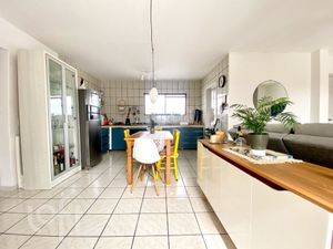 Image 8 - 898796