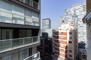 Image 4 - 898801