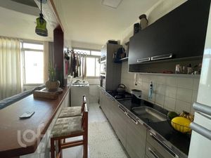 Image 7 - 898802