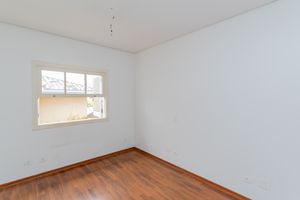 Image 32 - 898810