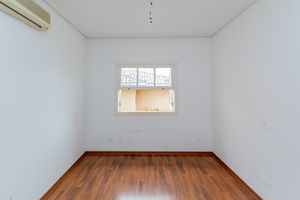 Image 34 - 898810
