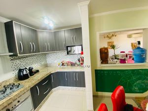 Image 8 - 898877