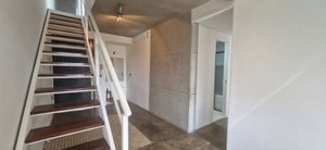 Image 3 - 898879
