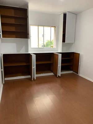 Image 9 - 898884