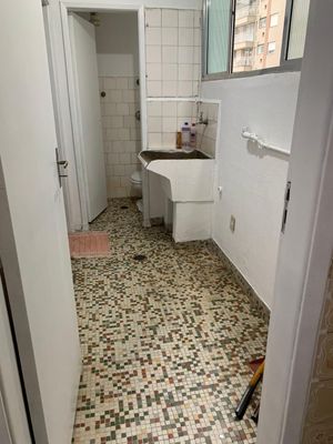 Image 3 - 898884