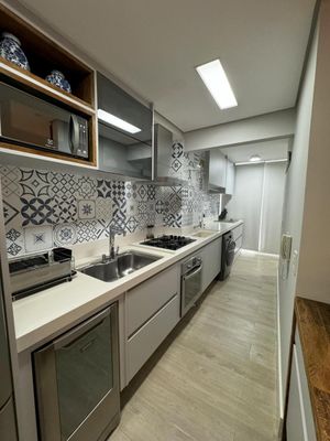 Image 8 - 898886