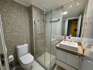 Image 15 - 898886