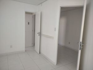 Image 3 - 898887