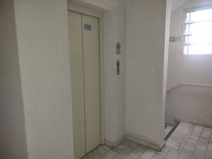 Image 10 - 898887