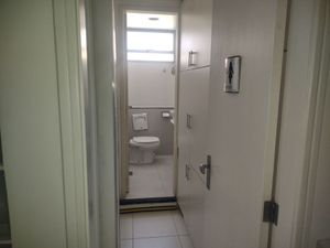 Image 6 - 898887