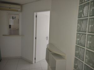 Image 2 - 898887