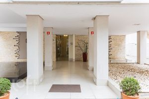 Image 17 - 898894